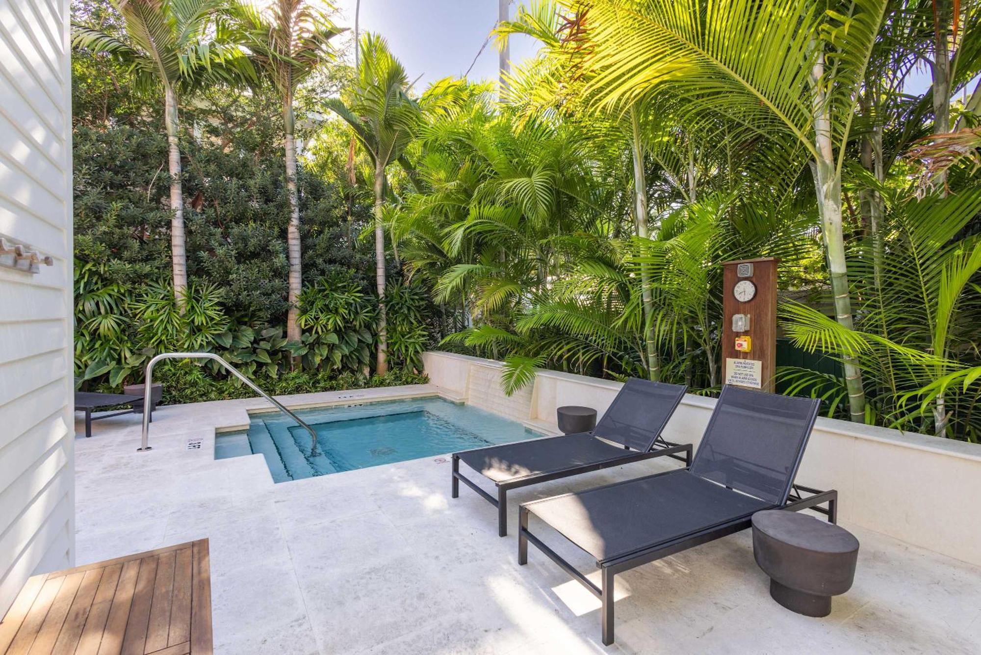 Takeover At The Grand Maloney Key West Extérieur photo
