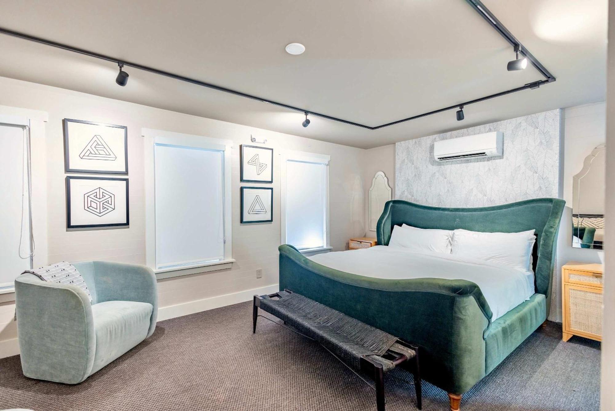 Takeover At The Grand Maloney Key West Extérieur photo