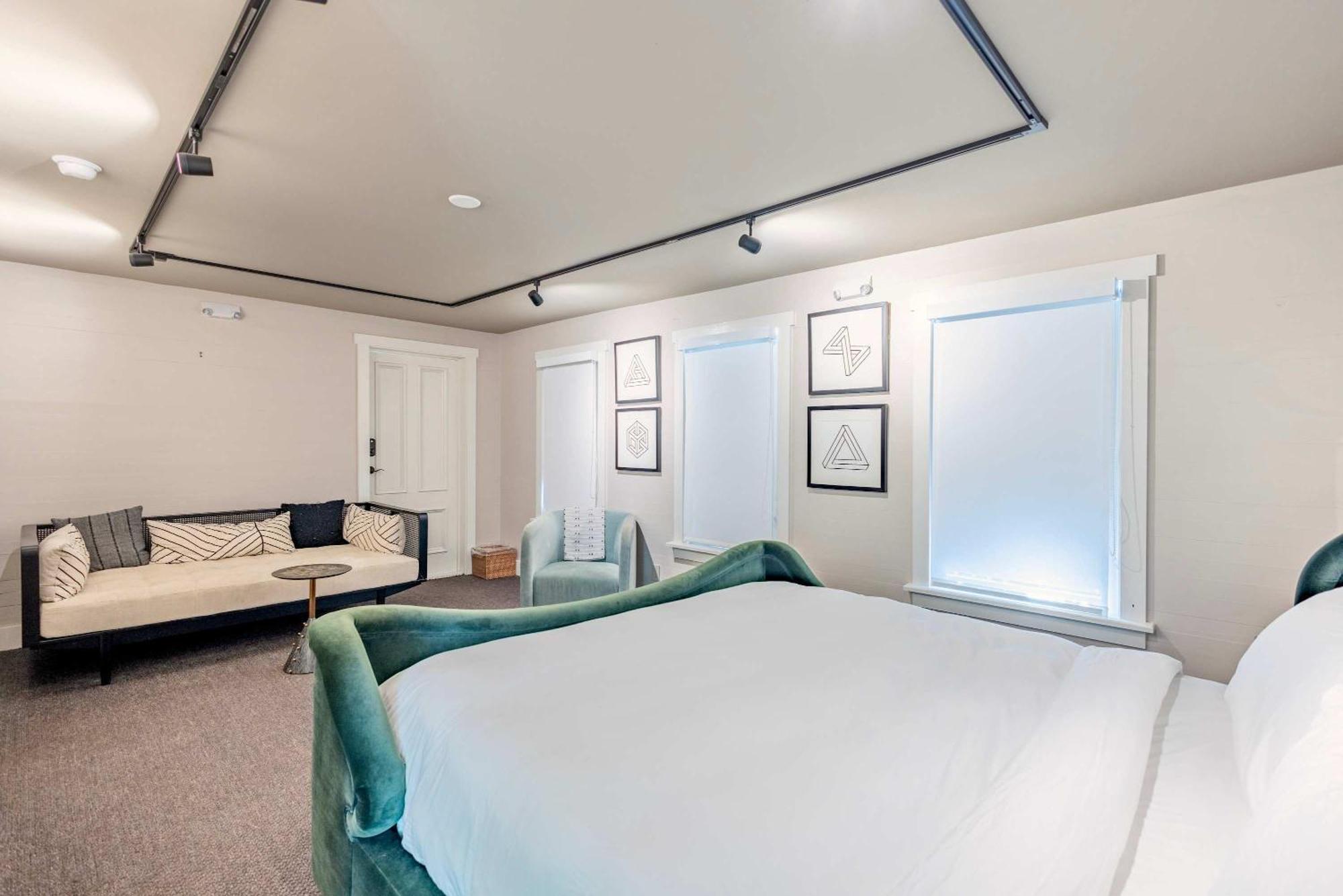 Takeover At The Grand Maloney Key West Extérieur photo
