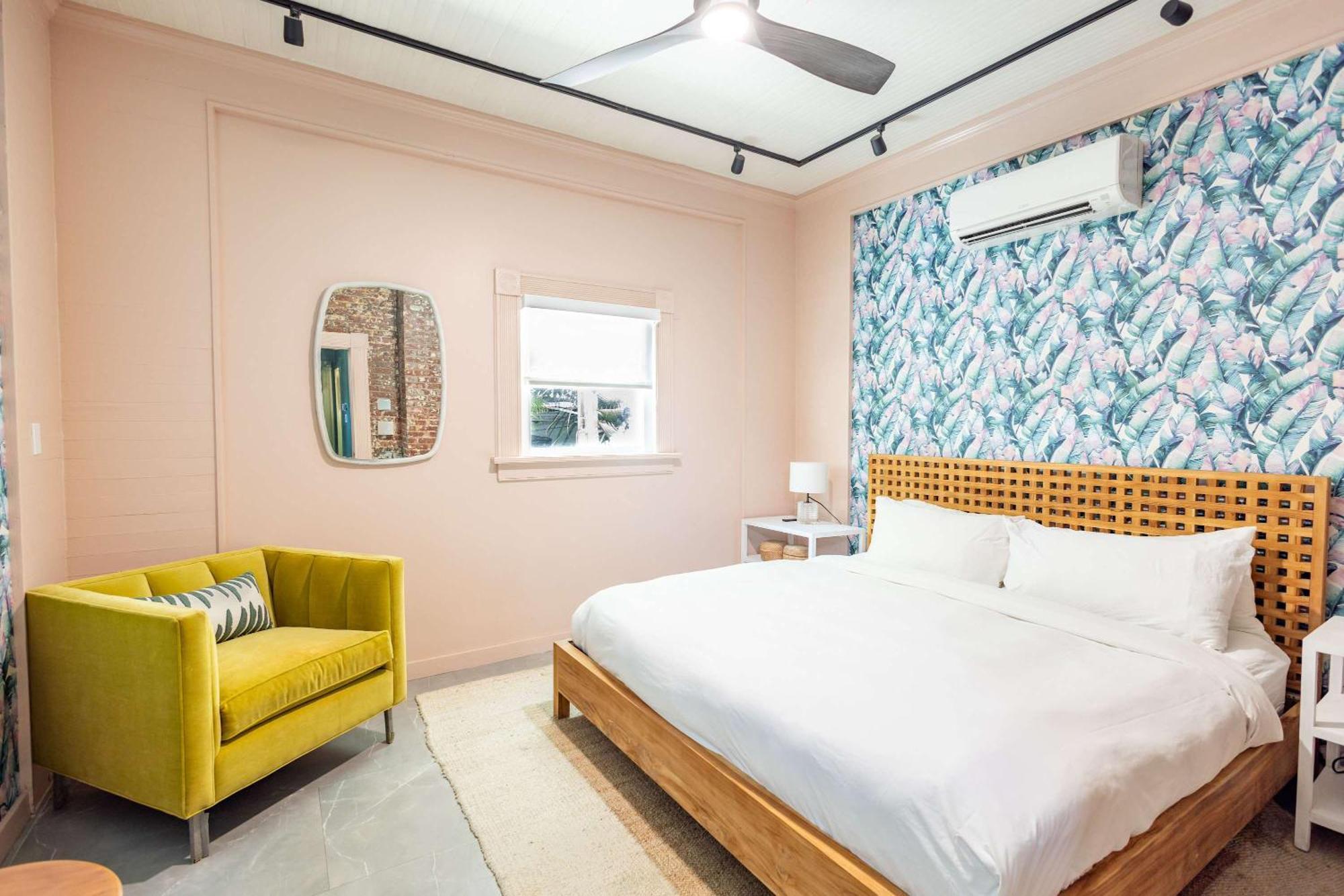 Takeover At The Grand Maloney Key West Extérieur photo